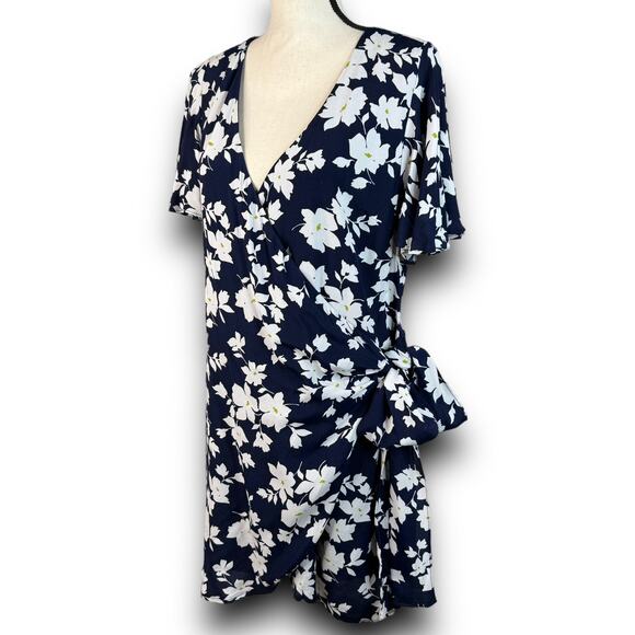 VICI More Sun Days Blue Floral Wrap Mini Dress Vneck Short Sleeve Size Medium - Picture 3 of 10